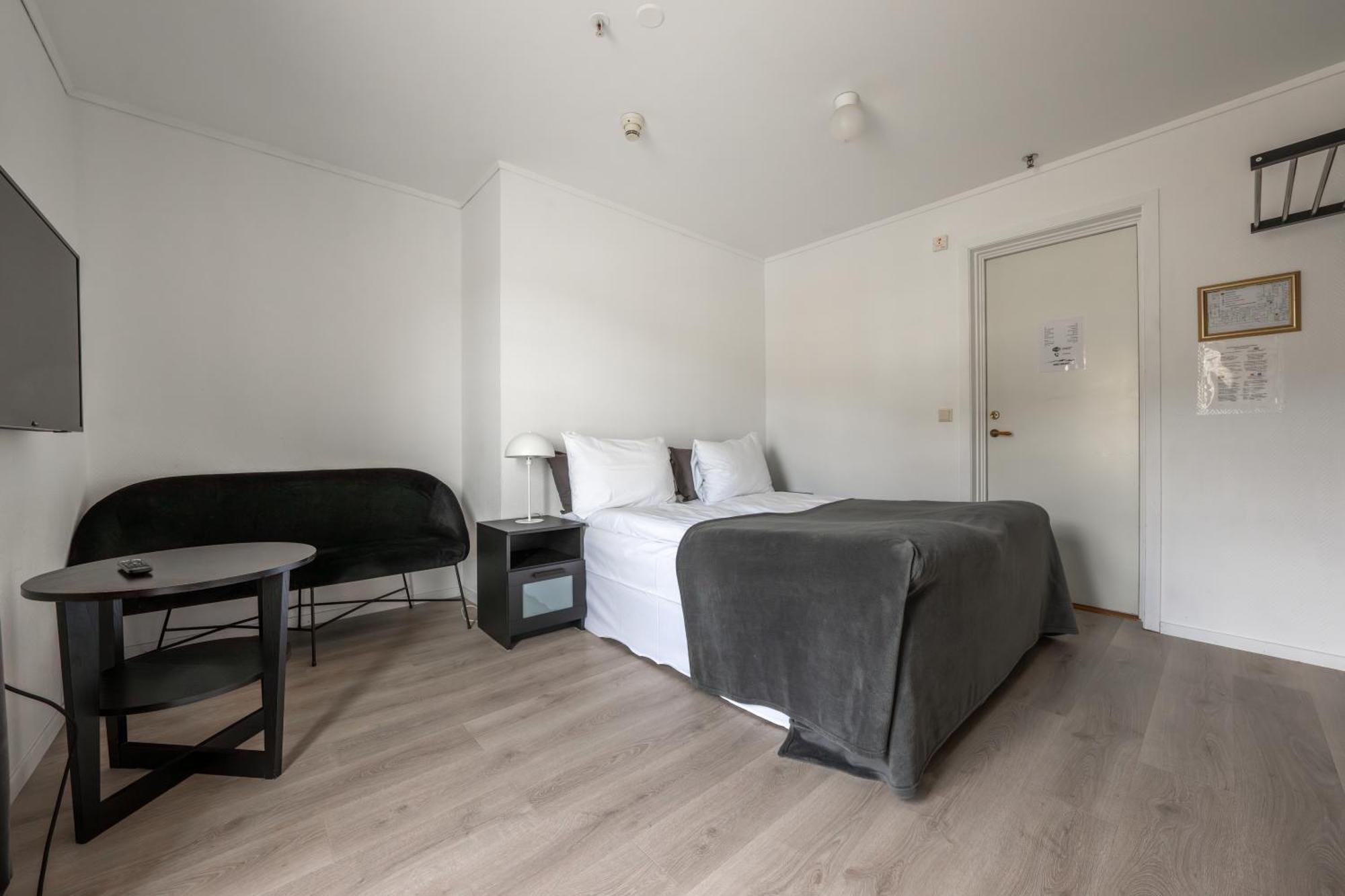 Sunde Fjord Hotel, Free And Easy Parking Solavagen Ngoại thất bức ảnh